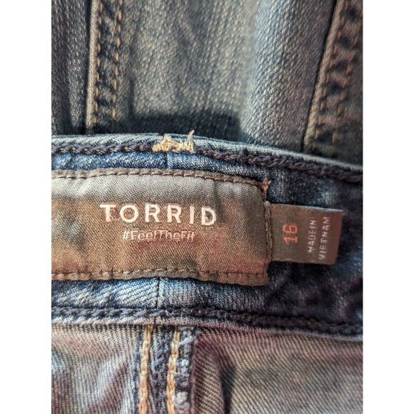 Torrid "Feel the Fit" Blue Denim Shorts Square Snap Pockets 4 1/2" Inseam Sz 16 - Picture 5 of 8